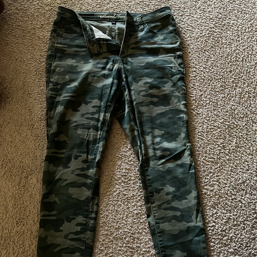 Universal Thread Women’s skinny pants